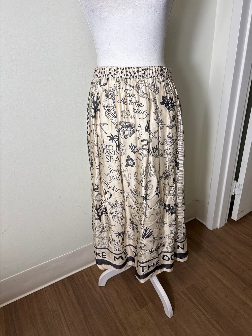 Me369 Off White Black Ocean Themed Midi Skirt Sz XS